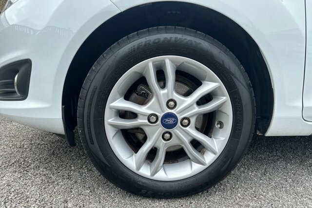 Ford Fiesta 1.25 Zetec Hatchback Euro 6 82  #23