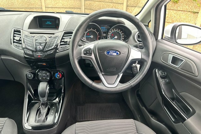 Ford Fiesta 1.25 Zetec Hatchback Euro 6 82  #12