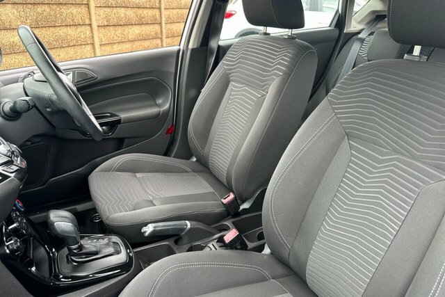 Ford Fiesta 1.25 Zetec Hatchback Euro 6 82  #16