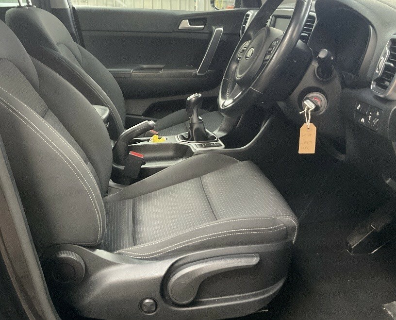 Kia Sportage 1.6 Gdi 2 Suv Euro 6 Ss 130 Black #5