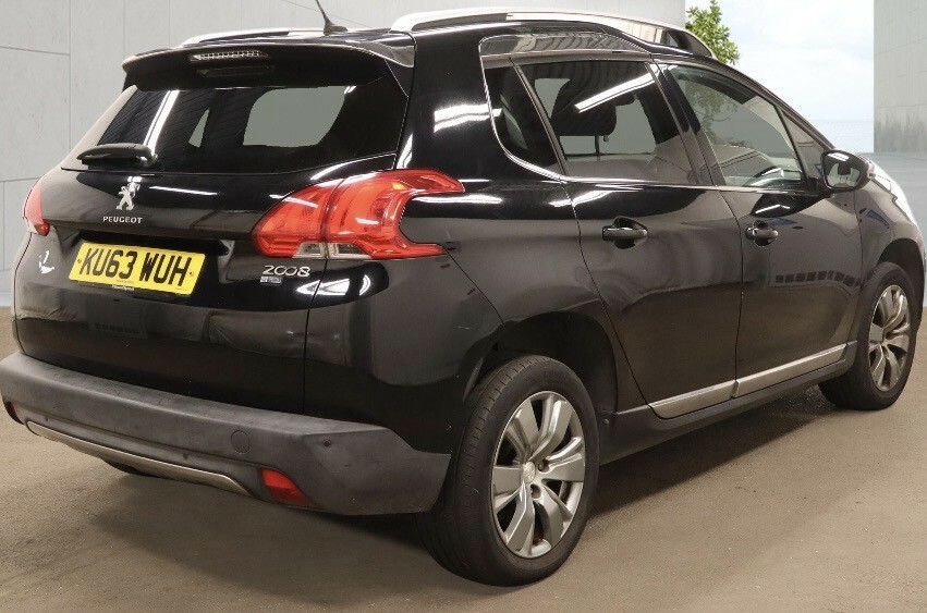Peugeot 2008 1.6 E-hdi Allure Suv Egc Euro 5 Ss Black #6