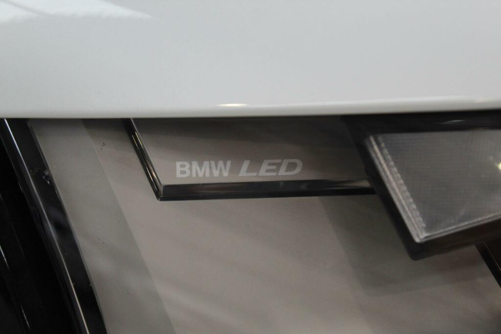 BMW iX 40 76.6Kwh M Sport Xdrive NK22VWH White #5