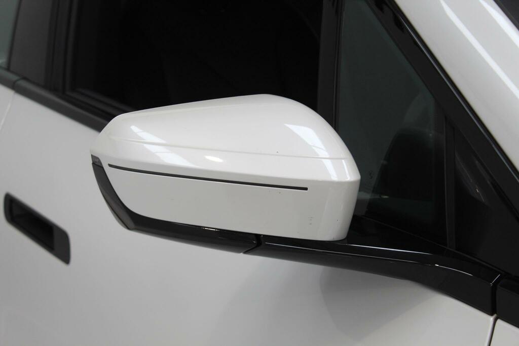 BMW iX 40 76.6Kwh M Sport Xdrive NK22VWH White #6