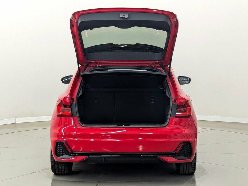 Audi A1 Tfsi Black Edition SA23NFG Red #4