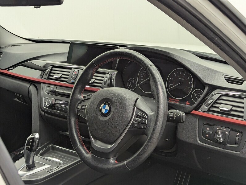 BMW 3 Series 320I Sport FM2867 White #3