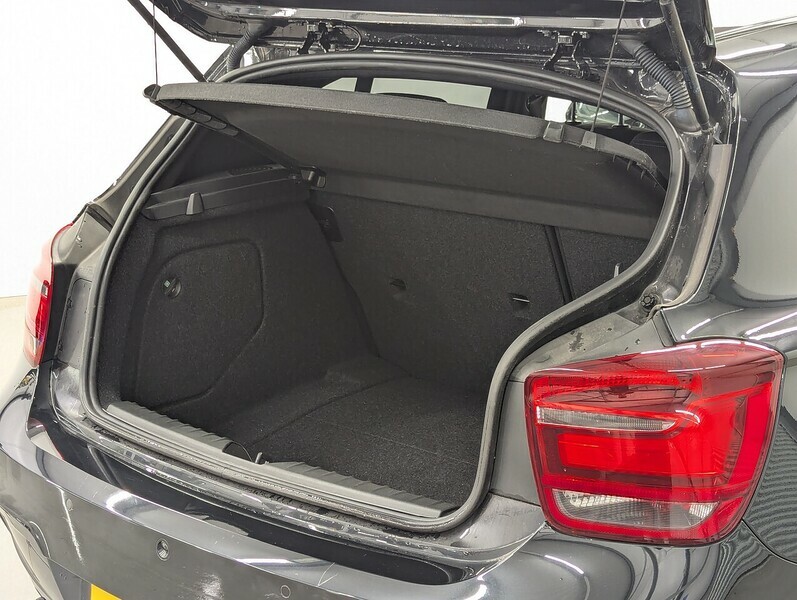 BMW 1 Series Sport White #10