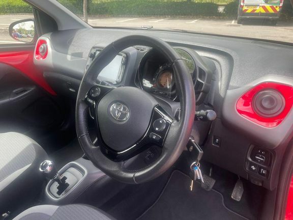 Toyota Aygo X X-play Tss White #12