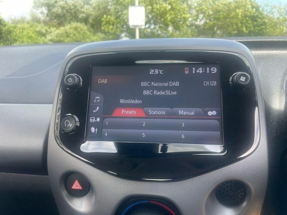 Toyota Aygo X X-play Tss White #9