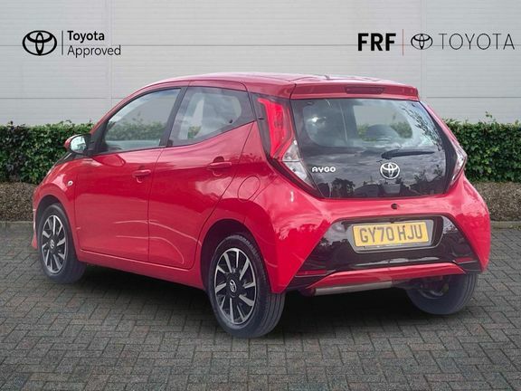 Toyota Aygo X X-play Tss Red #4