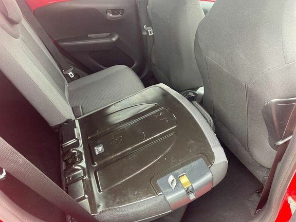 Toyota Aygo X X-play Red #18