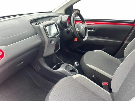 Toyota Aygo X X-trend Tss Red #5