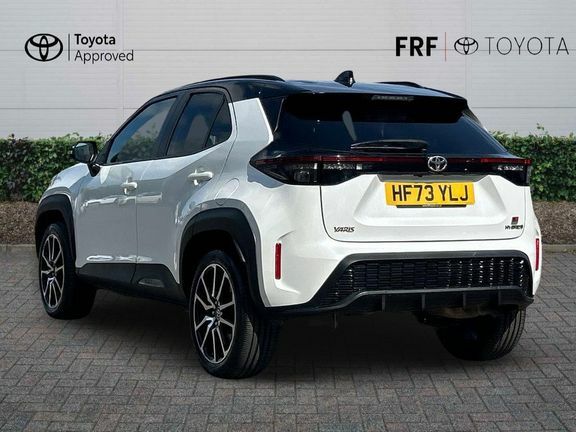 Toyota Yaris Cross Gr Sport Fwd White #4