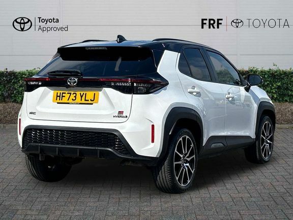 Toyota Yaris Cross Gr Sport Fwd White #2