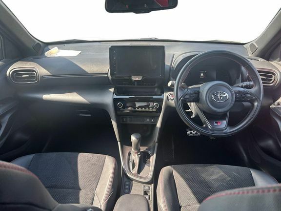 Toyota Yaris Cross Gr Sport Fwd White #6