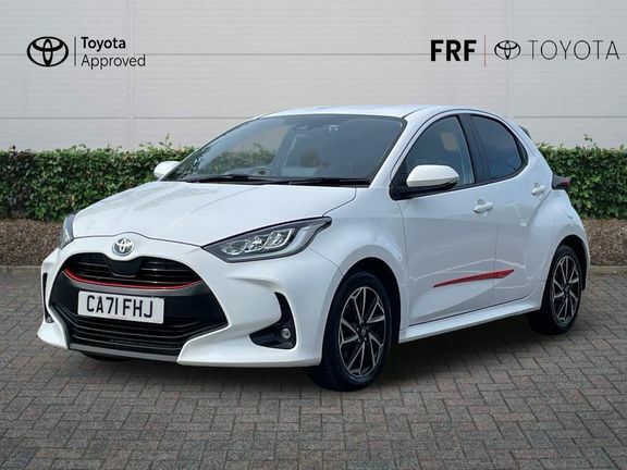 Toyota Yaris Design 1.5 Hybrid White #3