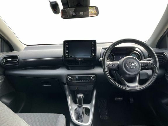 Toyota Yaris Design 1.5 Hybrid White #6