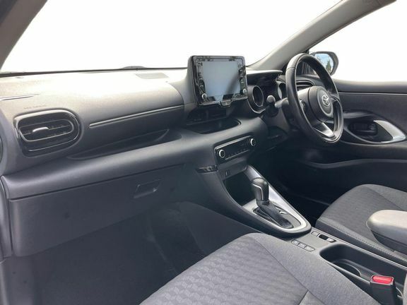Toyota Yaris Design 1.5 Hybrid White #5