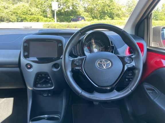 Toyota Aygo X X-play Tss Vvt-i 1.0 Red #7