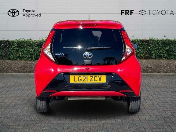 Toyota Aygo X X-play Tss Vvt-i 1.0 Red #26