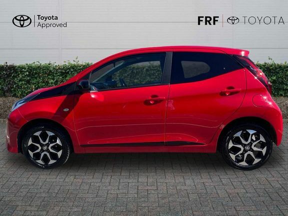 Toyota Aygo X X-play Tss Vvt-i 1.0 Red #24