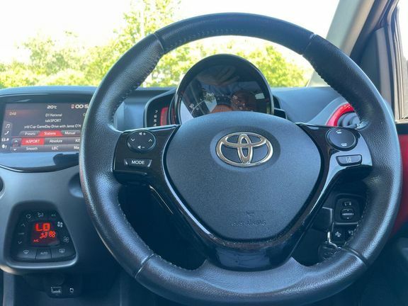 Toyota Aygo X X-play Tss Vvt-i 1.0 Red #10
