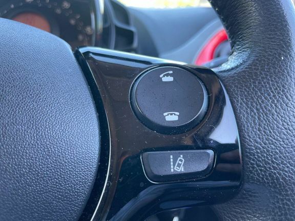 Toyota Aygo X X-play Tss Vvt-i 1.0 Red #37