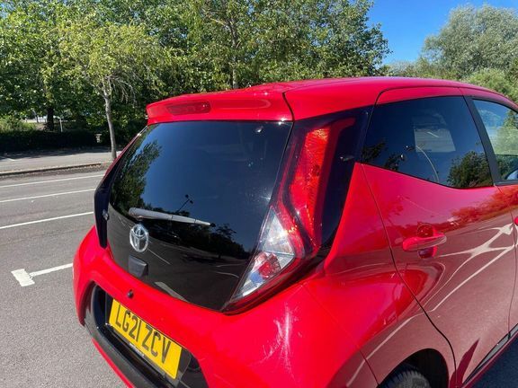 Toyota Aygo X X-play Tss Vvt-i 1.0 Red #29