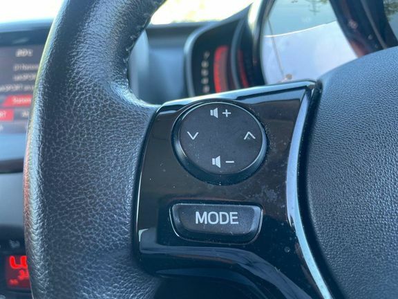 Toyota Aygo X X-play Tss Vvt-i 1.0 Red #36
