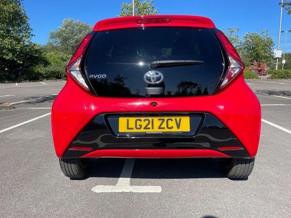 Toyota Aygo X X-play Tss Vvt-i 1.0 Red #21