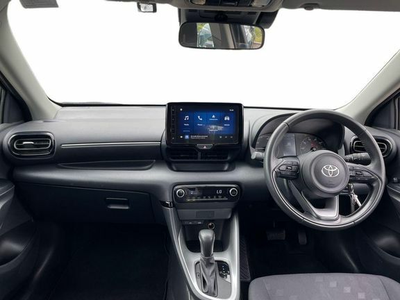 Toyota Yaris Icon Black #6