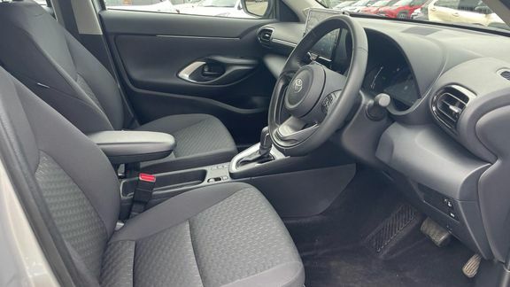 Toyota Yaris Cross Design White #10