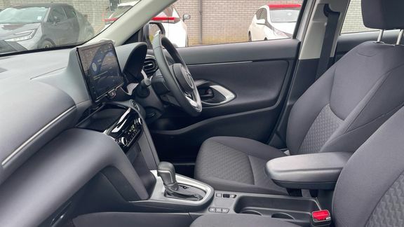 Toyota Yaris Cross Design White #9