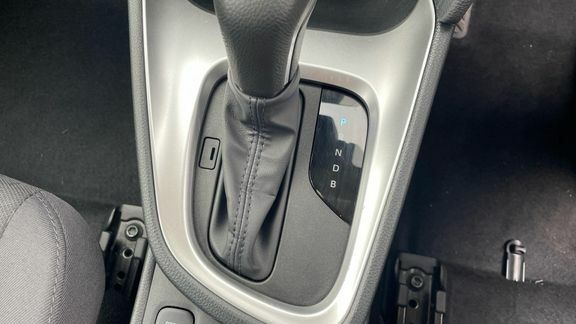 Toyota Yaris Cross Design White #32