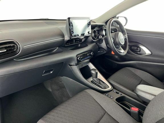 Toyota Yaris Design Silver #5