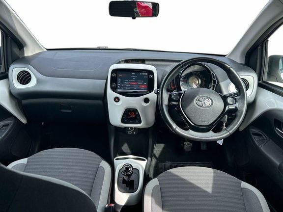 Toyota Aygo X X-trend Mmt White #6