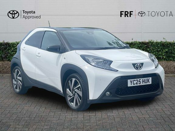 Toyota Aygo X Edge Parking Pack White