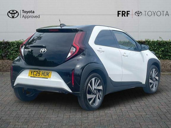 Toyota Aygo X Edge Parking Pack White #2