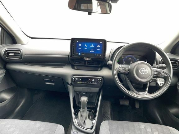 Toyota Yaris Design CA74LSE Silver #6