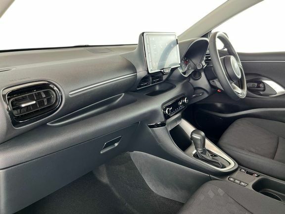 Toyota Yaris Icon Green #5