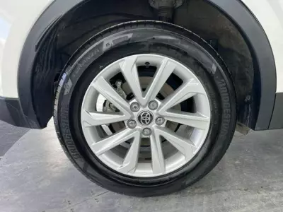 Toyota C-Hr 1.8 Hybrid Design Cvt White #25