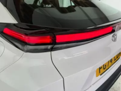 Toyota C-Hr 1.8 Hybrid Design Cvt White #21