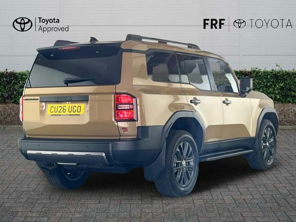 Toyota Land Cruiser Invincible 5 Seats Pan Roof #2