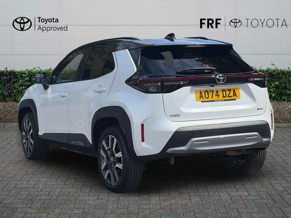 Toyota Yaris Cross Premiere Fwd White #4