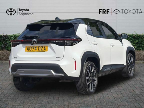Toyota Yaris Cross Premiere Fwd White #2