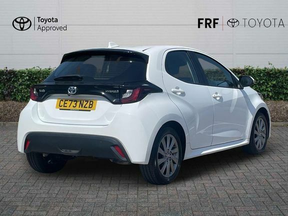 Toyota Yaris Icon CE73NZB White #2