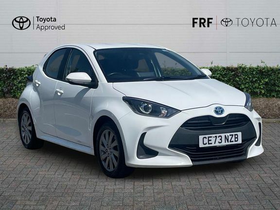 Toyota Yaris Icon White