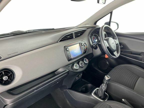 Toyota Yaris 1.5 Vvt-i Icon Tech Euro 6 Brown #5