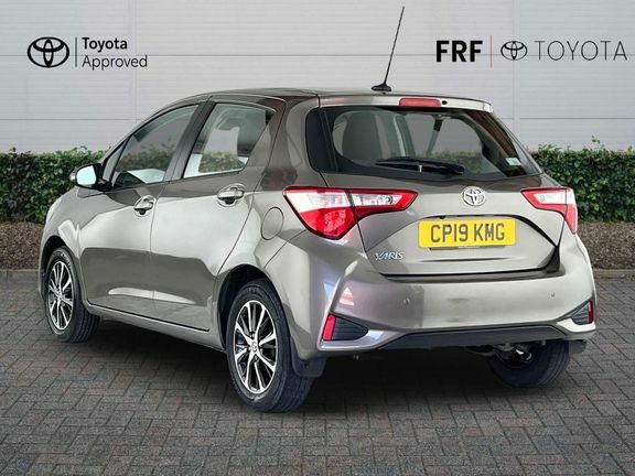 Toyota Yaris 1.5 Vvt-i Icon Tech Euro 6 Brown #4