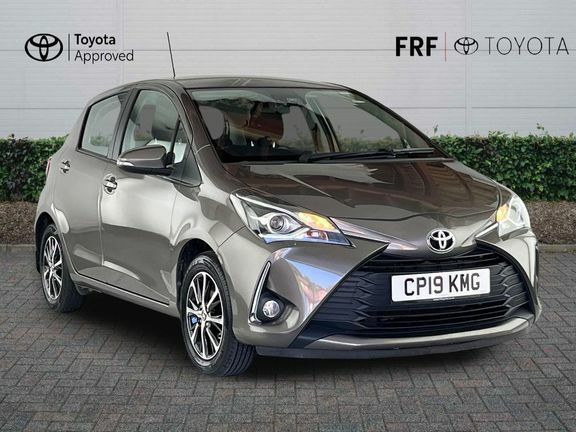 Toyota Yaris 1.5 Vvt-i Icon Tech Euro 6 Brown