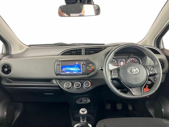 Toyota Yaris 1.5 Vvt-i Icon Tech Euro 6 Brown #6